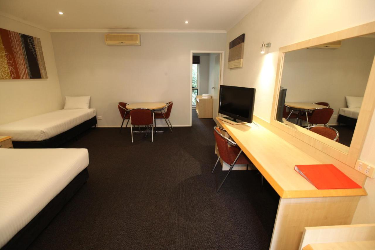 Red Bridge Motor Inn Woombye Buitenkant foto